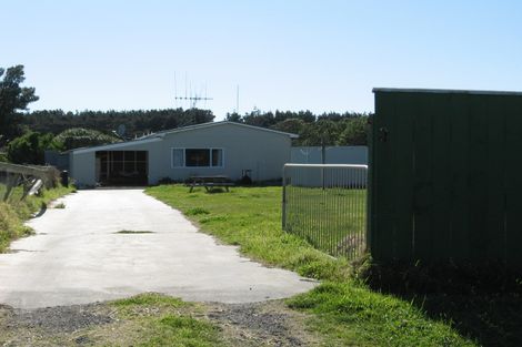 Photo of property in 3 Ngatiawa Street, Himatangi Beach, Foxton, 4891