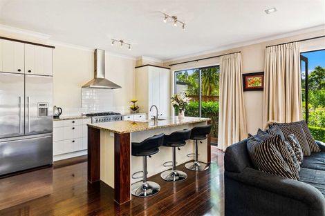 Photo of property in 32 The Avenue, Albany, Auckland, 0632