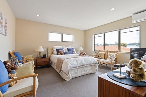 Photo of property in 165a Centreway Road, Orewa, 0931