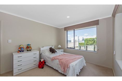 Photo of property in 66 Grovenor Drive, Orewa, 0931