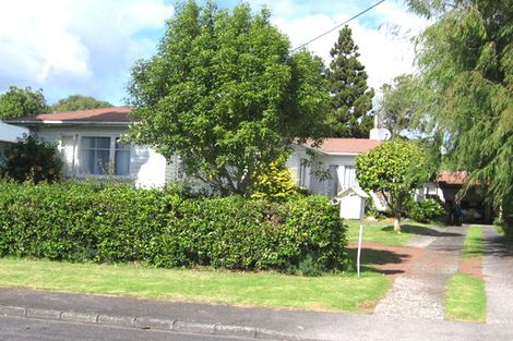 Photo of property in 19 Enderby Drive, Te Atatu Peninsula, Auckland, 0610