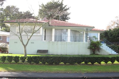 Photo of property in 1 Earls Court, Hillpark, Auckland, 2102