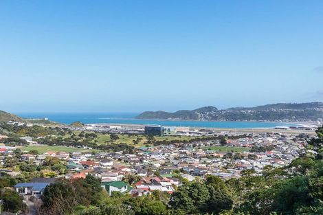 Photo of property in 9 Inverell Way, Seatoun, Wellington, 6022