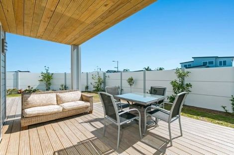 Photo of property in 1 Tuangi Way, Papamoa Beach, Papamoa, 3118