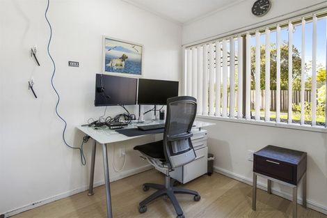 Photo of property in 1/5 Colleen Norma Place, Half Moon Bay, Auckland, 2012