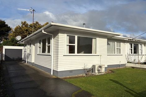 Photo of property in 120 Weraroa Road, Levin, 5510