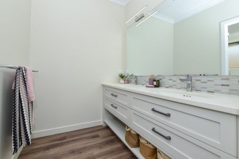 Photo of property in 166 Foster Road, Temple View, Hamilton, 3290