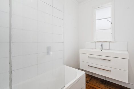 Photo of property in 32 Doone Street, Lynmouth, New Plymouth, 4310