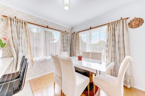 Photo of property in 23 Sunnypark Avenue, Rosehill, Papakura, 2113