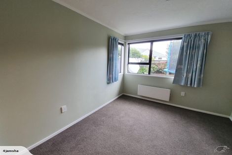 Photo of property in 19 Halladale Road, Papakowhai, Porirua, 5024