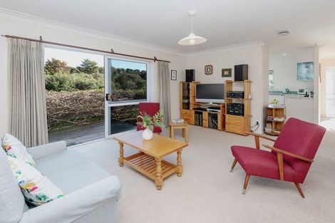 Photo of property in 1/75 Aviemore Drive, Highland Park, Auckland, 2010