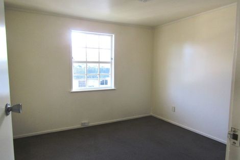 Photo of property in 1/12 Vonnell Place, Birkdale, Auckland, 0626