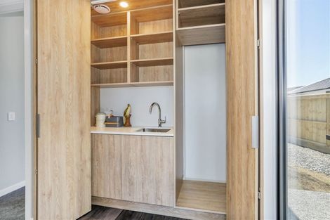 Photo of property in 29 Queen Charlotte Drive, Aotea, Porirua, 5024