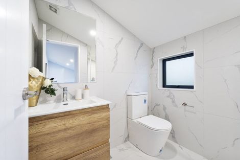 Photo of property in 14f Geordie Street, Henderson, Auckland, 0612