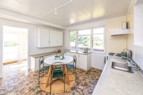 Photo of property in 12 Matai Street, Castlecliff, Whanganui, 4501