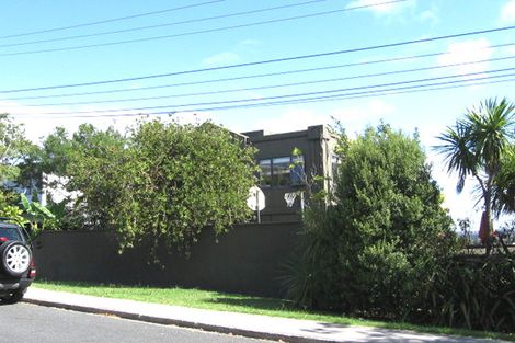 Photo of property in 70a Seaview Road, Castor Bay, Auckland, 0620