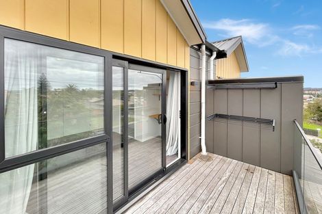 Photo of property in 2/28 Vodanovich Road, Te Atatu South, Auckland, 0610