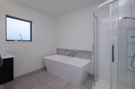 Photo of property in 12 Montague Grove, Stratford, 4332