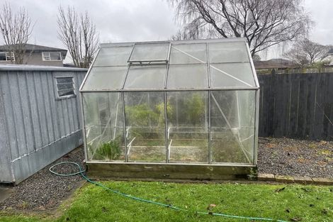 Photo of property in 6 Caulfield Place, Awapuni, Palmerston North, 4412