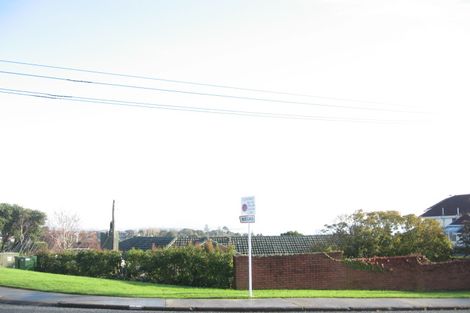 Photo of property in 82 Mellons Bay Road, Mellons Bay, Auckland, 2014