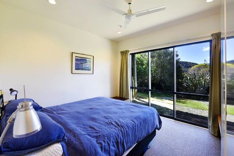 Photo of property in 20 Worlds End Road, Tennyson Inlet, 7195