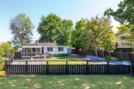 Photo of property in 2 Swan Close, Richmond Heights, Taupo, 3330