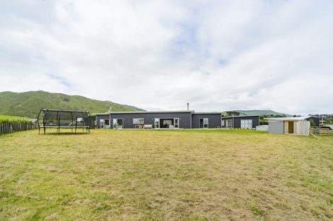 Photo of property in 15 Highland View Drive, Tokomaru, Palmerston North, 4474