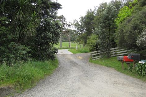 Photo of property in 187 Valley Road, Waimauku, 0881