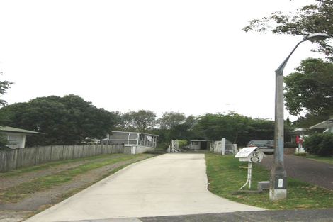 Photo of property in 15 Aplin Place, Birkdale, Auckland, 0626