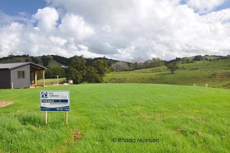 Photo of property in 12 Arahanga Road, Paparoa, 0571