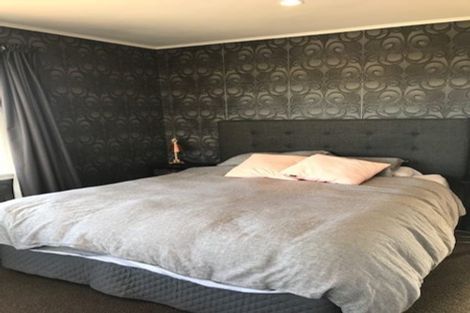 Photo of property in 33 Howe Street, Howick, Auckland, 2014