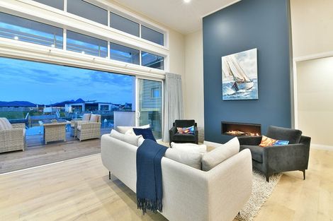 Photo of property in 11 Maturiki Drive, One Tree Point, 0118