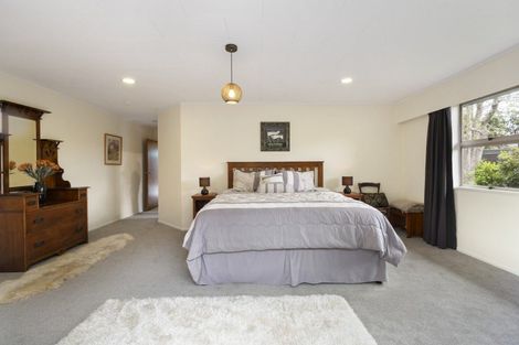 Photo of property in 18 Clifton Terrace, Fitzherbert, Palmerston North, 4410
