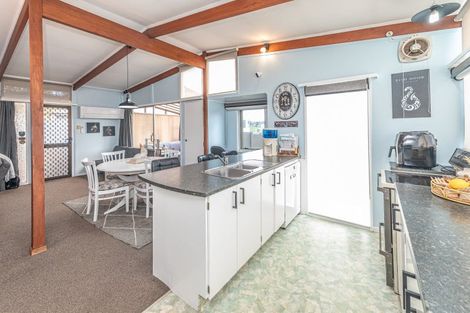 Photo of property in 107 Carlton Avenue, Tawhero, Whanganui, 4501