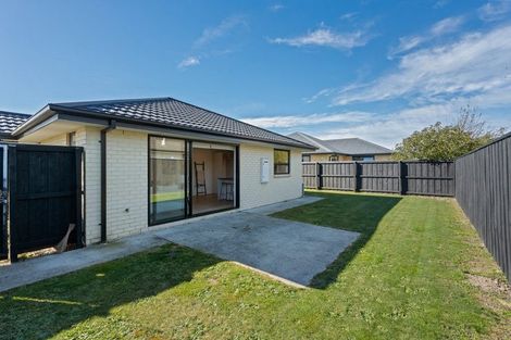 Photo of property in 74a Shillingford Boulevard, Rolleston, 7615
