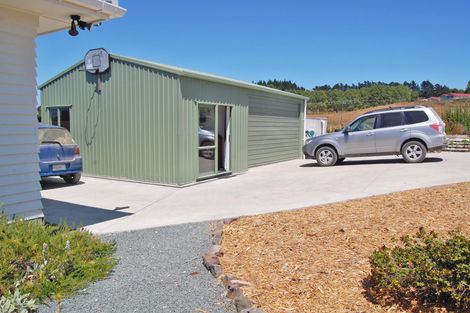 Photo of property in 31 Ranganui Road, Kaiwaka, 0573
