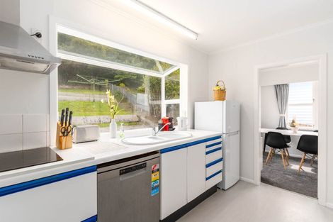 Photo of property in 127 Parkvale Road, Karori, Wellington, 6012