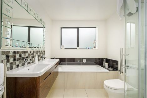 Photo of property in 11 Janice Place, Mount Pleasant, Christchurch, 8081