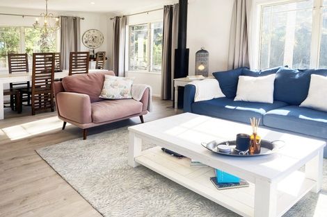 Photo of property in 39 Emlyn Place, Torbay, Auckland, 0630