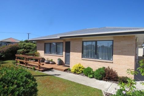 Photo of property in 33 Queen Street, Westport, 7825