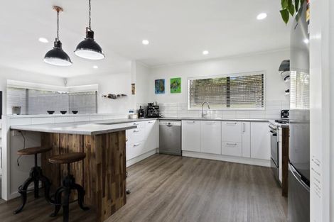 Photo of property in 62 Golfland Drive, Golflands, Auckland, 2013