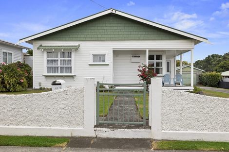 Photo of property in 62 Record Street, Fitzroy, New Plymouth, 4312