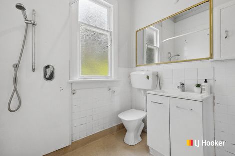 Photo of property in 32 Adderley Terrace, Ravensbourne, Dunedin, 9022