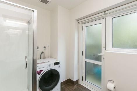 Photo of property in Fountain Court, 2/48d Oriental Parade, Oriental Bay, Wellington, 6011