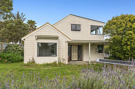 Photo of property in 14 Whenuariri Place, Maketu, Te Puke, 3189