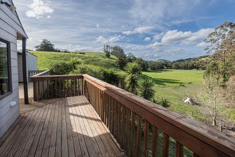 Photo of property in 307 Whananaki North Road, Opuawhanga, Hikurangi, 0181