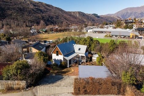 Photo of property in 10 Butel Avenue, Arrowtown, 9302