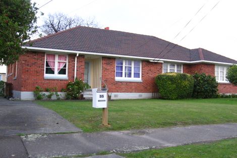 Photo of property in 35-37 Andrew Avenue, Roslyn, Palmerston North, 4414