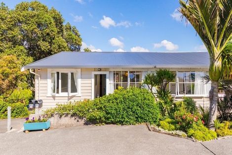 Photo of property in 607 Blockhouse Bay Road, Blockhouse Bay, Auckland, 0600