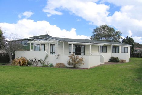 Photo of property in 327 Rangi Avenue, Whangamata, 3620